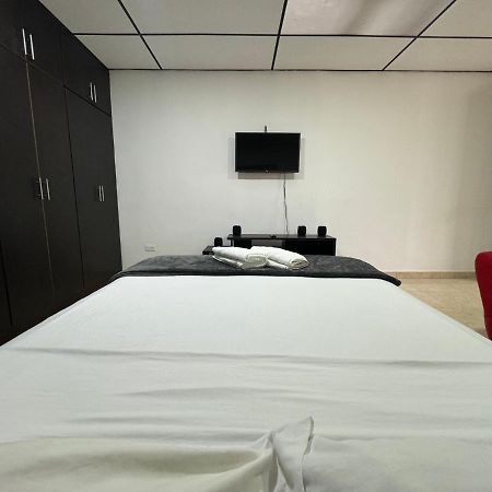 Acogedor Apartaestudio Ubicado En La Zona Rosa De Pereira Apartment ภายนอก รูปภาพ