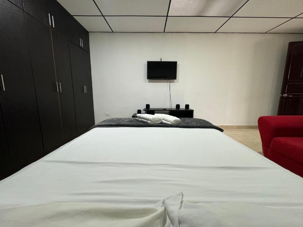 Acogedor Apartaestudio Ubicado En La Zona Rosa De Pereira Apartment ภายนอก รูปภาพ