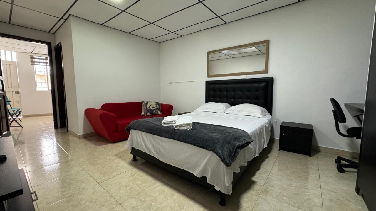 Acogedor Apartaestudio Ubicado En La Zona Rosa De Pereira Apartment ภายนอก รูปภาพ