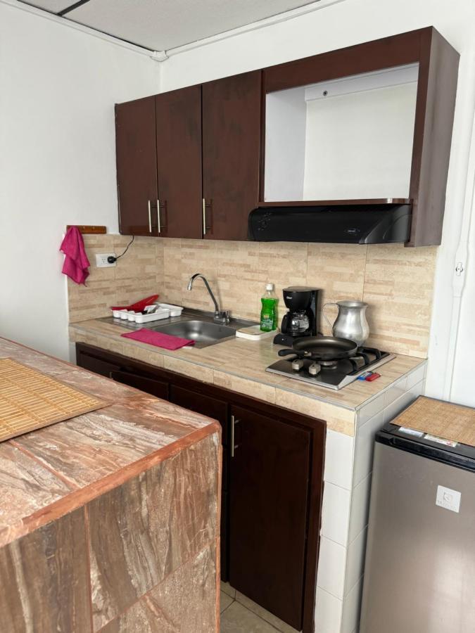 Acogedor Apartaestudio Ubicado En La Zona Rosa De Pereira Apartment ภายนอก รูปภาพ