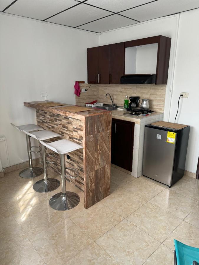 Acogedor Apartaestudio Ubicado En La Zona Rosa De Pereira Apartment ภายนอก รูปภาพ